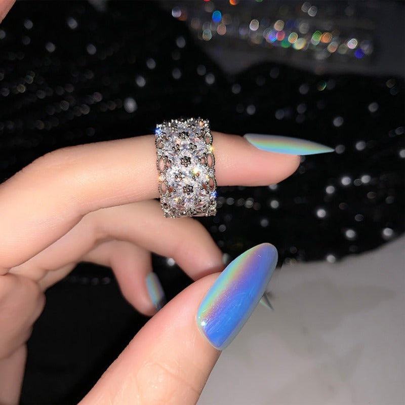Women‘s Flower Zirconia Band Ring