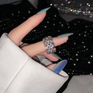 Women‘s Flower Zirconia Band Ring