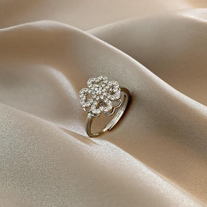 Four Leaf Clover Rotating Ring