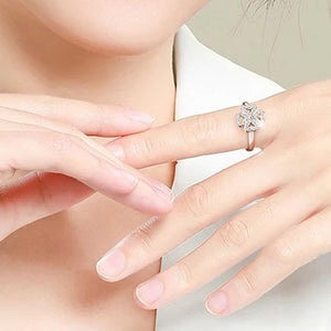 Four Leaf Clover Rotating Ring