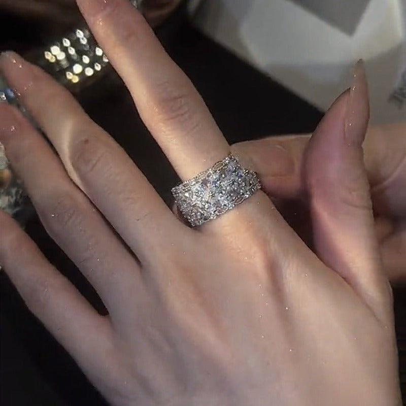 Women‘s Flower Zirconia Band Ring
